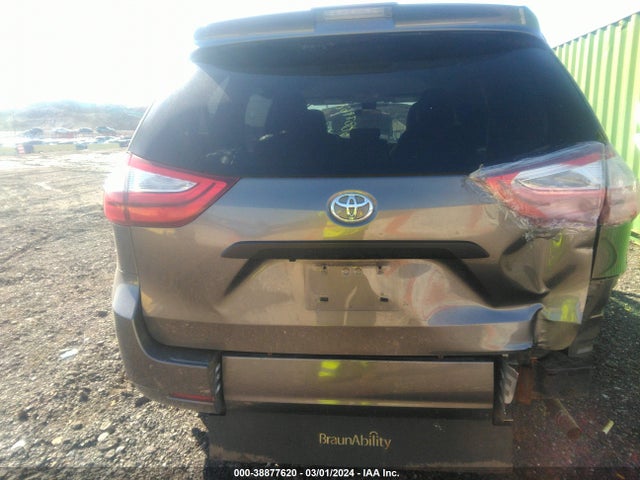 Toyota Sienna L 7 Passenger 2019 5TDZZ3DC2KS982794 Image 16