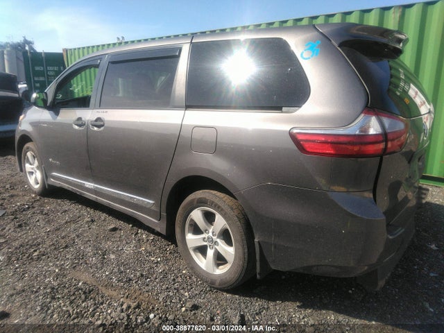 Toyota Sienna L 7 Passenger 2019 5TDZZ3DC2KS982794 Image 3