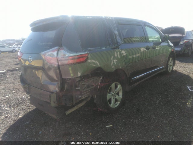 Toyota Sienna L 7 Passenger 2019 5TDZZ3DC2KS982794 Image 4