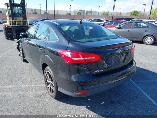 Ford FOCUS SEL 2018 1FADP3H22JL270664 Image 3