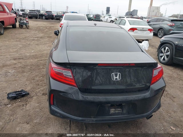 Honda ACCORD EX 2017 1HGCT1B7XHA008750 Image 16