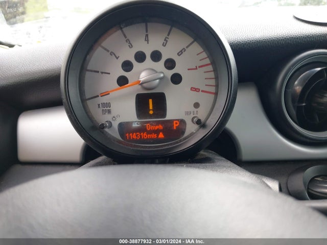 2013 MINI CLUBMAN WMWZF3C54DT489907 Photo 6