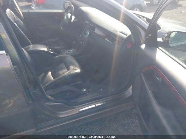 2008 VOLVO V70 3.2 VIN: YV1BW982481037067