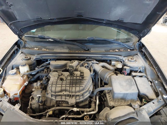 38878192 :رقم المزاد ، 1C3BC8FG1BN601236 vin ، 2011 Chrysler 200 S مزاد بيع