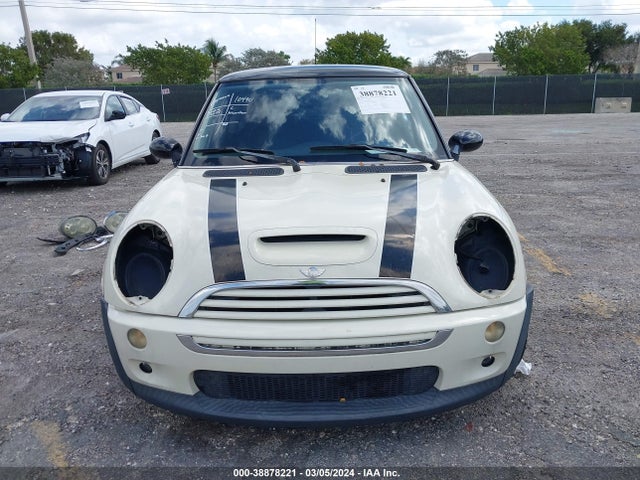 2006 MINI COOPER S WMWRE33596TL23064 Photo 5