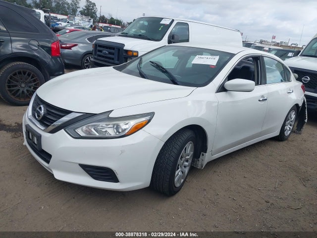 Nissan Altima 2.5 S 2018 1N4AL3AP3JC165832 Image 2