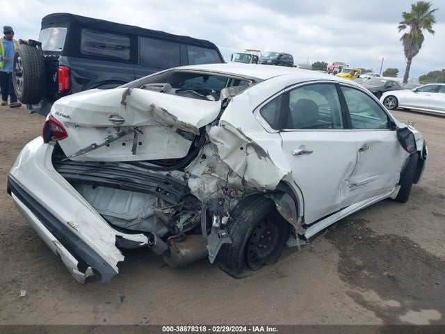 Nissan Altima 2.5 S 2018 1N4AL3AP3JC165832 Image 4