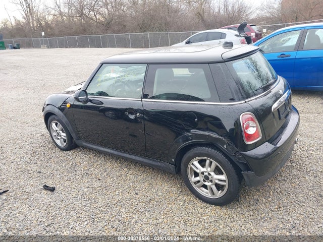 2013 MINI HARDTOP WMWSU3C51DT375094 Photo 2