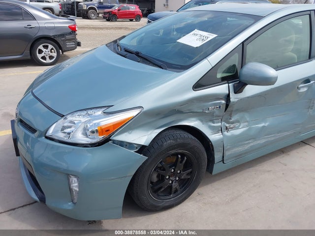 Toyota Prius Two 2014 JTDKN3DU9E1838229 Image 6