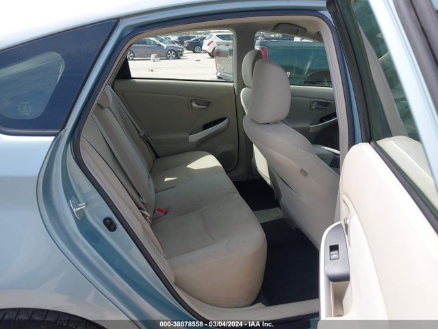 Toyota Prius Two 2014 JTDKN3DU9E1838229 Image 8
