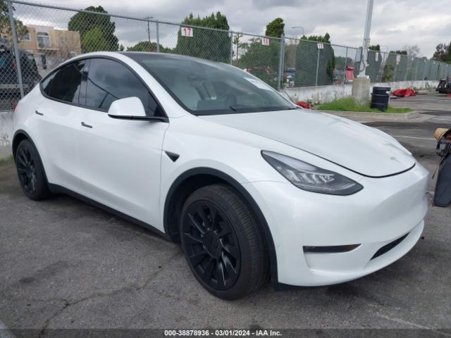 2023 Tesla Model Y Awd/long Range Dual Motor All-wheel Drive მანქანა იყიდება აუქციონზე, vin: 7SAYGDEE1PA123070, აუქციონის ნომერი: 38878936