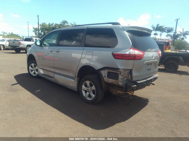 Toyota Sienna Le 8 Passenger 2017 5TDKZ3DC2HS834137 Image 3
