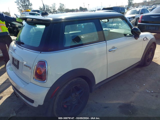 2009 MINI COOPER S WMWMF73589TW84272 Photo 3