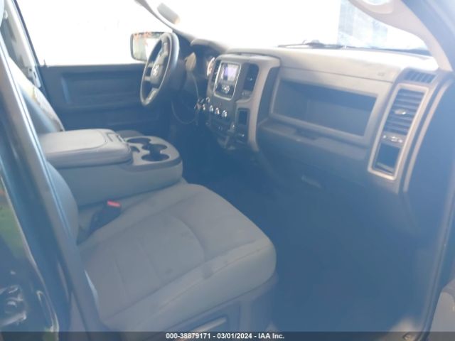1C6RR7FG5KS583691 RAM 1500 Classic Express Quad Cab 4x4 6'4 Box