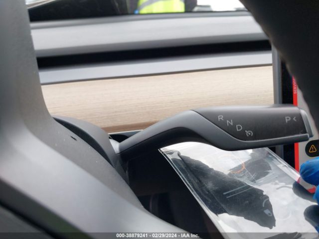 5YJYGDED6MF163146 Tesla Model Y Standard Range Rear-wheel Drive