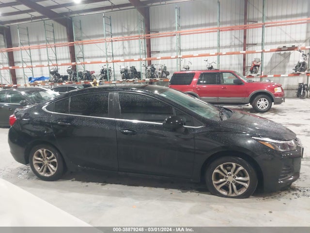 Chevrolet CRUZE LT 2019 1G1BE5SM7K7132246 Image 13