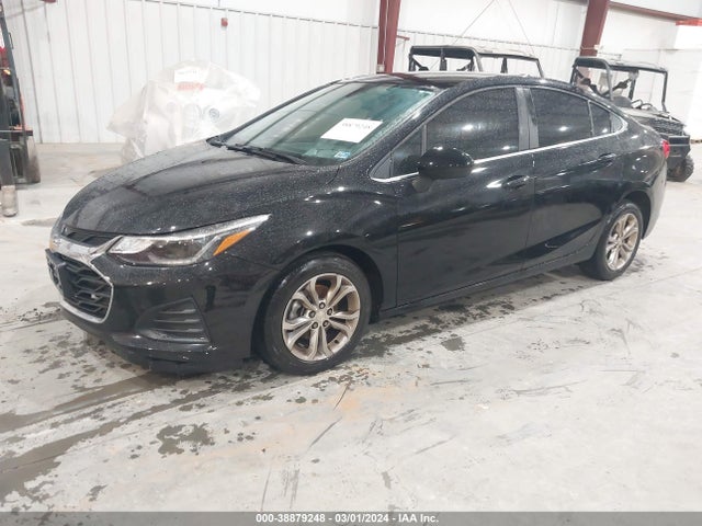 Chevrolet CRUZE LT 2019 1G1BE5SM7K7132246 Image 2