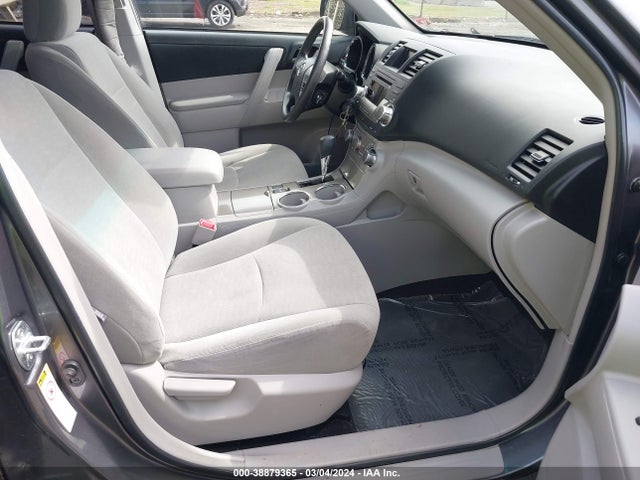 38879365 :رقم المزاد ، 5TDZA3EHXBS010846 vin ، 2011 Toyota Highlander مزاد بيع