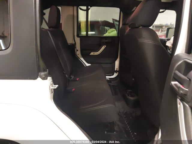 1C4BJWEG3HL573371 Jeep Wrangler Unlimited Sahara 4x4