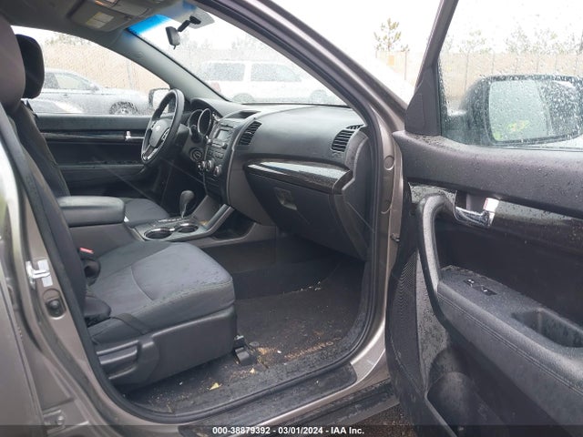 2012 KIA SORENTO LX V6 VIN: 5XYKTDA29CG243246
