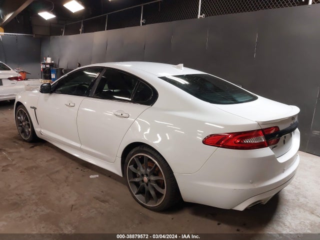 2015 JAGUAR XF SAJWJ0FF8F8U76642 Photo 2