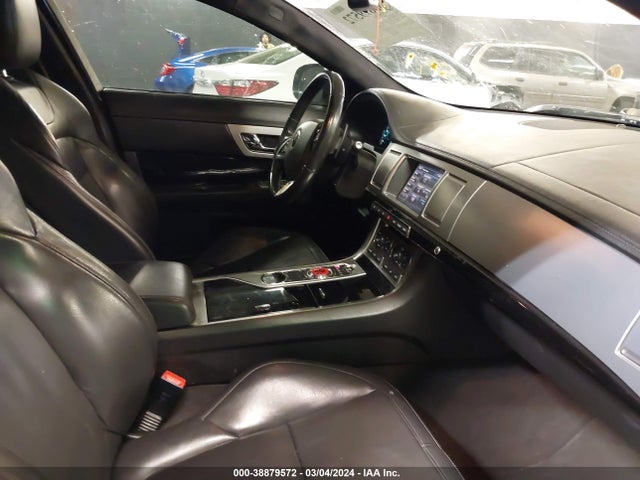 2015 JAGUAR XF SAJWJ0FF8F8U76642 Photo 4