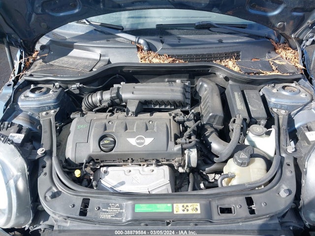 2010 MINI COOPER CLUBMAN WMWML3C51ATX38484 Photo 9