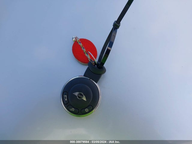 2010 MINI COOPER CLUBMAN WMWML3C51ATX38484 Photo 10