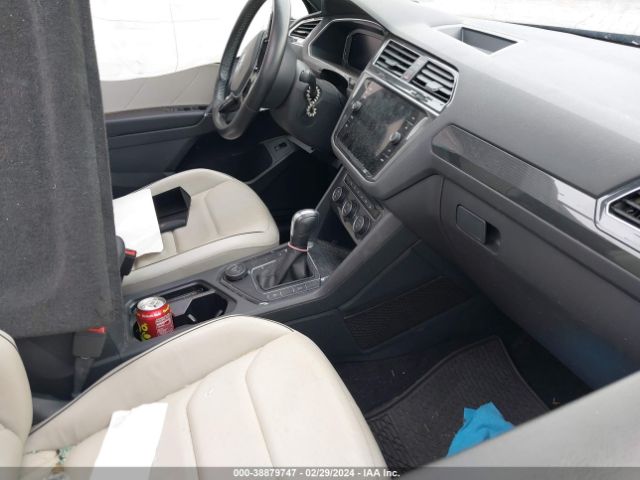 3VV4B7AXXLM074710 Volkswagen Tiguan 2.0t Sel Premium R-line