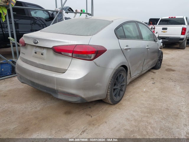 KIA FORTE LX 2018 3KPFL4A72JE174309 Image 4