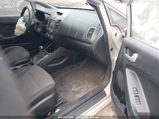 KIA FORTE LX 2018 3KPFL4A72JE174309 Image 5