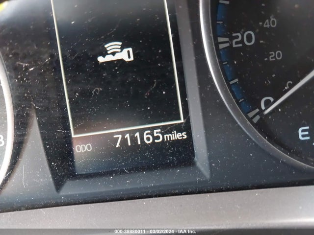 Toyota Rav4 Xle 2018 JTMRFREV6JD236144 Image 15
