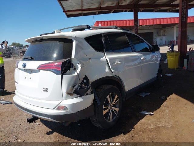 Toyota Rav4 Xle 2018 JTMRFREV6JD236144 Image 4