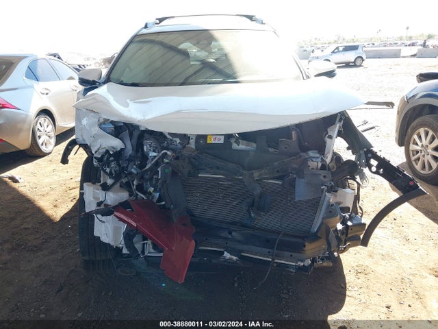 Toyota Rav4 Xle 2018 JTMRFREV6JD236144 Image 6