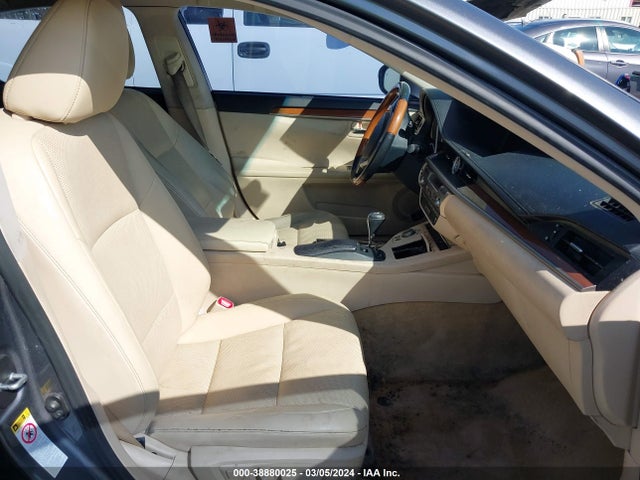 JTHBW1GG7E2051747 Lexus ES 300H