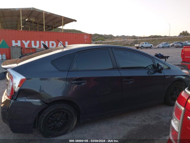 Toyota Prius Two 2015 JTDKN3DU9F0425668 Image 13
