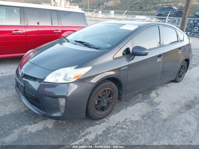 Toyota Prius Two 2015 JTDKN3DU9F0425668 Image 2