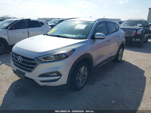 Hyundai TUCSON SE 2016 KM8J33A49GU122711 Image 2