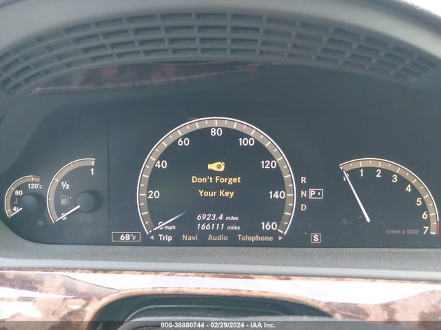 2009 MERCEDES-BENZ S 550 VIN: WDDNG71X59A243760