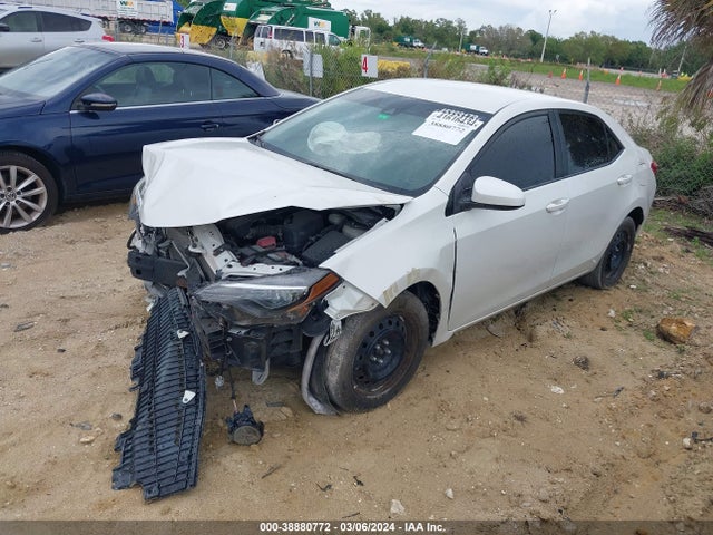 Toyota COROLLA LE 2019 5YFBURHE7KP857460 Image 2