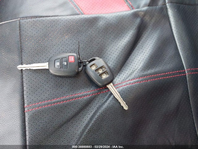 Toyota RAV4 LE 2014 JTMBFREV1E5030179 Image 11