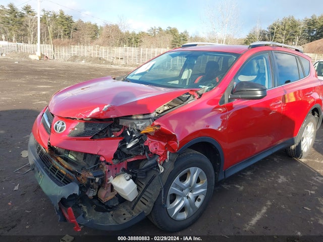 Toyota RAV4 LE 2014 JTMBFREV1E5030179 Image 2