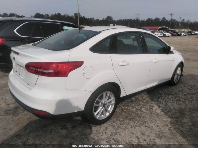 Ford FOCUS SE 2018 1FADP3F24JL318961 Image 4