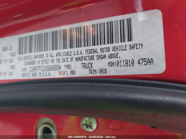 1C6RR7FG1KS606934 RAM 1500 Classic Express Quad Cab 4x4 6'4 Box