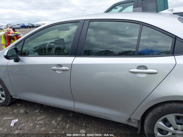 Toyota COROLLA LE 2022 JTDEPMAE1N3021867 Image 15