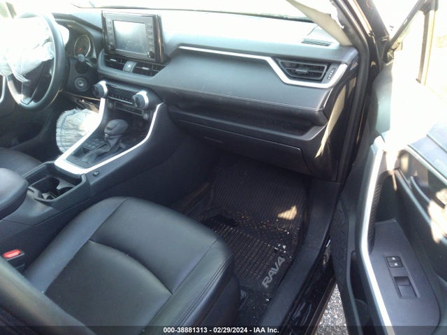 Toyota RAV4 LE 2019 JTMF1RFV1KD029078 Image 5