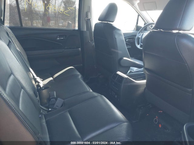 Honda Pilot Touring 2017 5FNYF6H95HB029711 Image 8