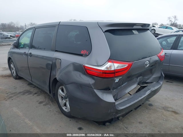 Toyota Sienna L 7 Passenger 2017 5TDZZ3DC9HS868901 Image 3