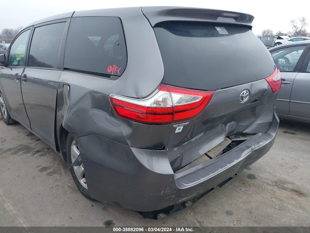 Toyota Sienna L 7 Passenger 2017 5TDZZ3DC9HS868901 Image 6