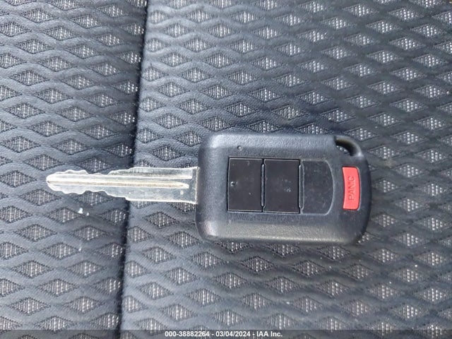 JA4AD2A38HZ024335 Mitsubishi Outlander Es